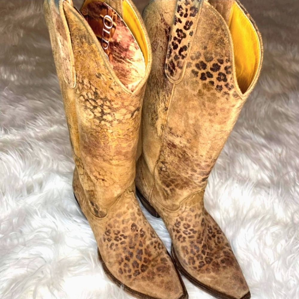 Old gringo  The leopard boots